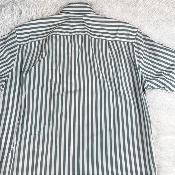 J Crew Men’s short sleeve classics fit striped casual button up shirt - Picture 8 of 8